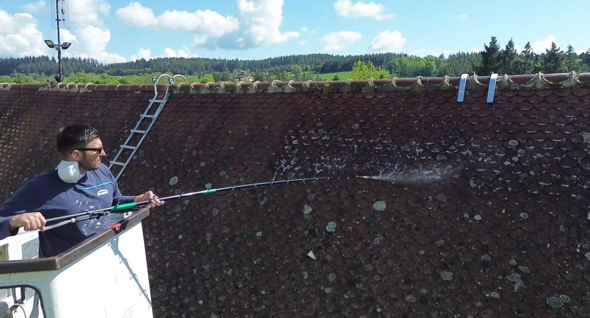 Démoussage toiture professionnel Savoie (73)